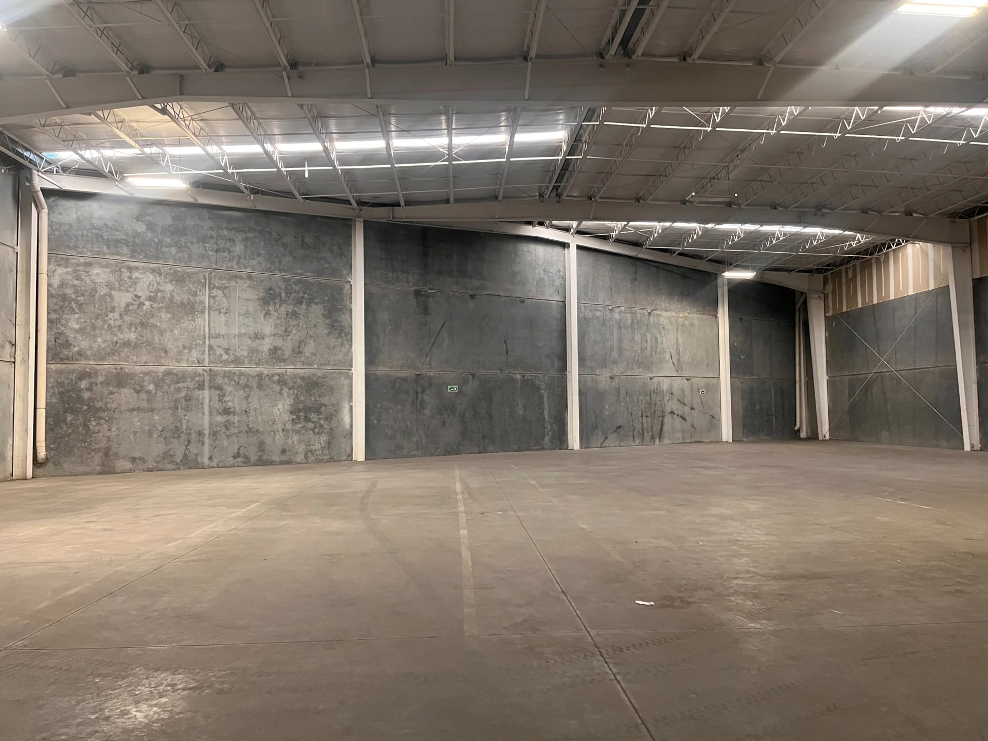 BODEGA EN RENTA APODACA PARQUE IND 826 M2