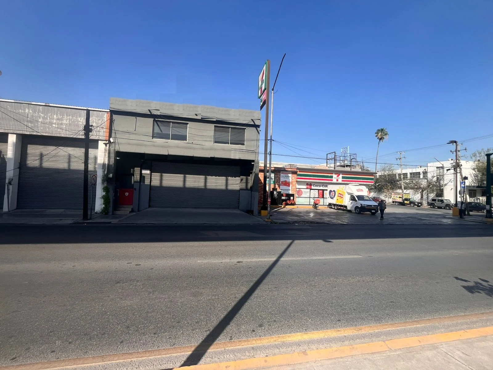 Bodega Comercial en Renta – 1,750 m² en Zona de Alto Tráfico, Monterrey