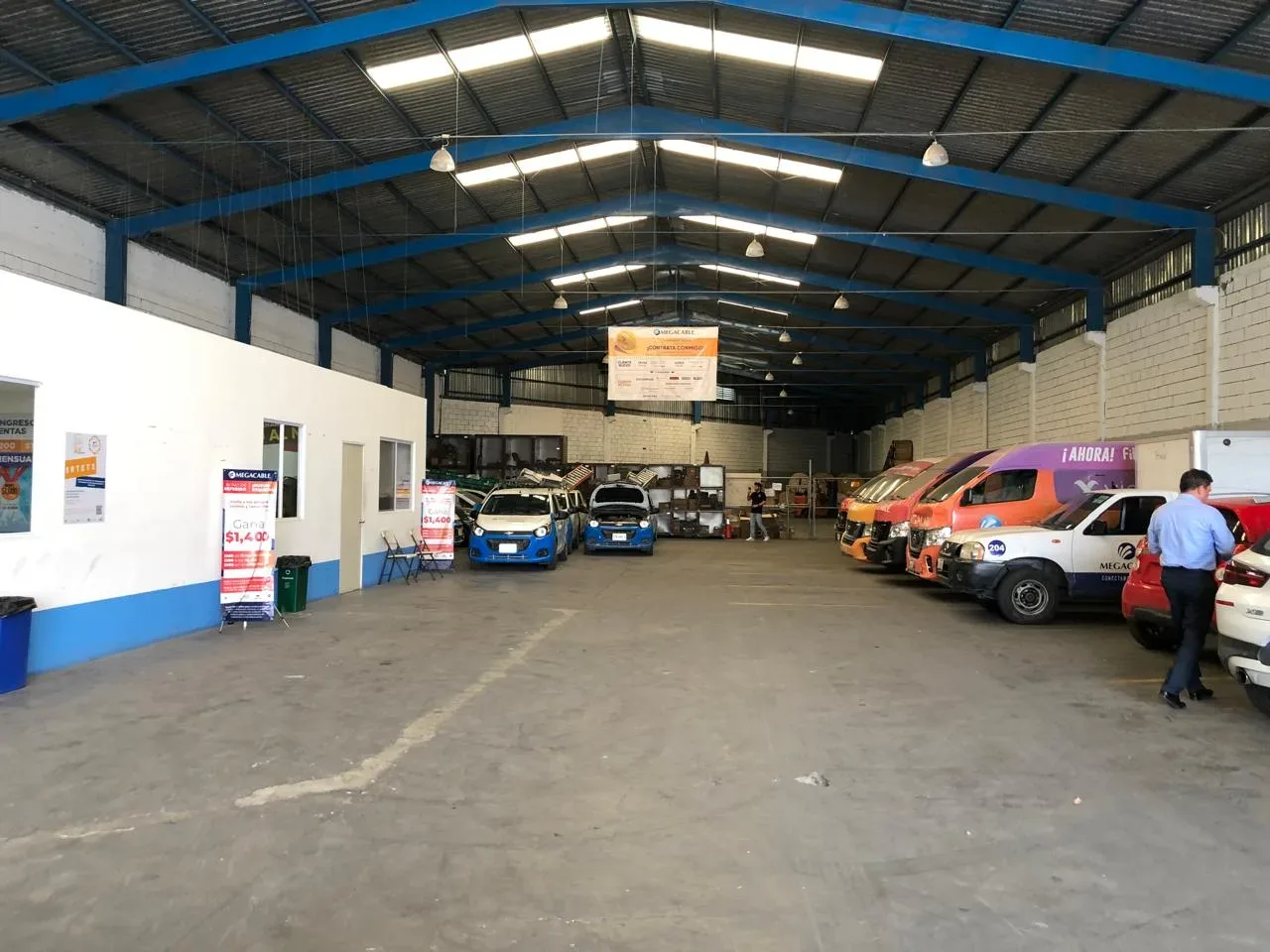 BODEGA COMERCIAL EN RENTA 1250 M2